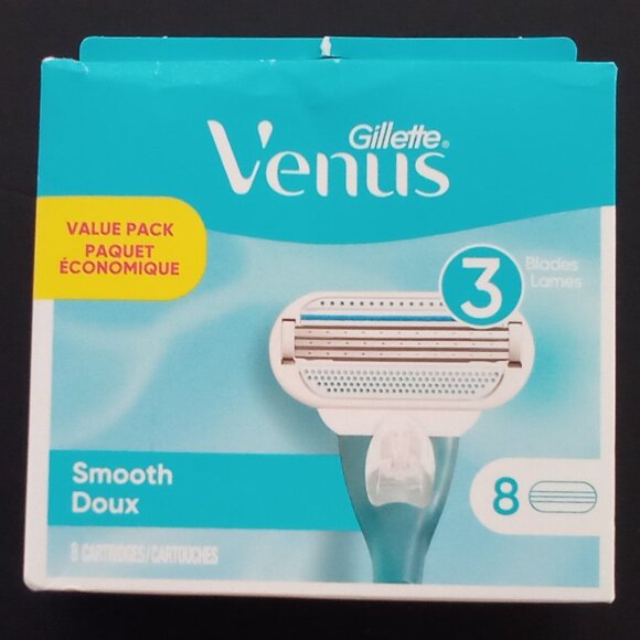 WOMEN'S VENUS COMFORTGLIDER RAZOR HANDLE KIT WHITE TEA SCENTED AND 26 CARTRIDGES - Picture 4 of 9